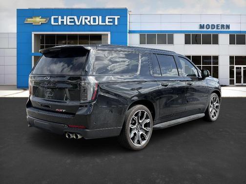 2025 Chevrolet Suburban RST