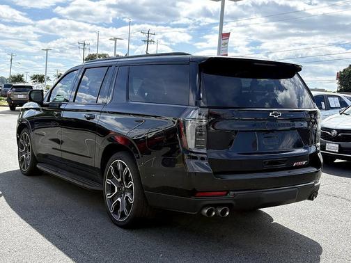 2025 Chevrolet Suburban RST