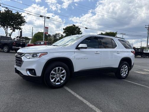 White 2020 Chevrolet Traverse LT Leather