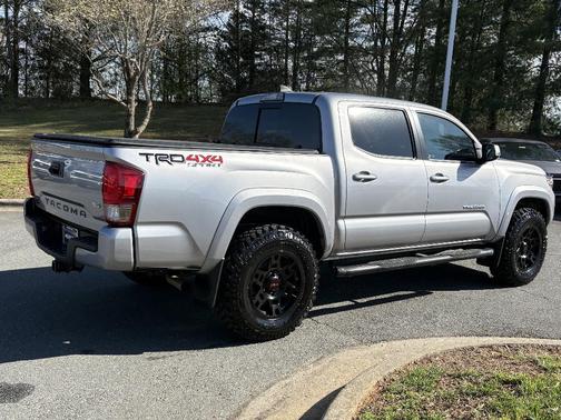2017 Toyota Tacoma SR5