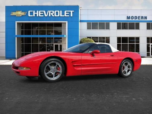 Red 2000 Chevrolet Corvette