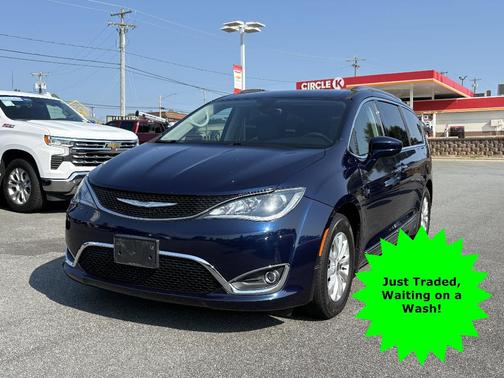 2018 Chrysler Pacifica Touring-L