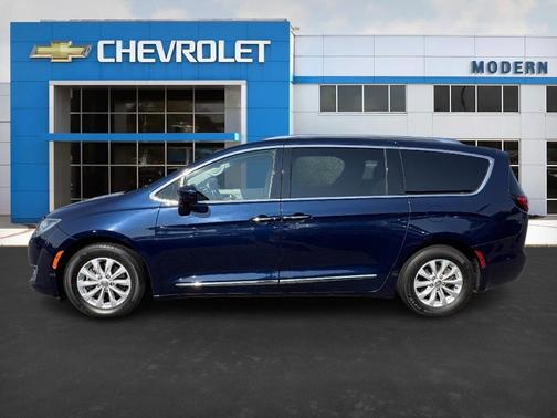 2018 Chrysler Pacifica Touring-L