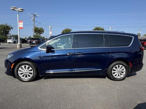 2018 Chrysler Pacifica Touring-L