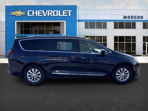 2018 Chrysler Pacifica Touring-L