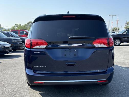 2018 Chrysler Pacifica Touring-L
