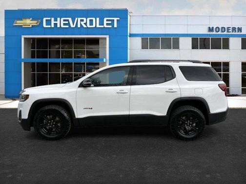 2022 GMC Acadia AT4