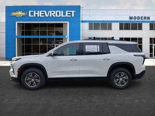 White 2026 Chevrolet Traverse LT