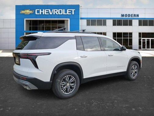 White 2026 Chevrolet Traverse LT