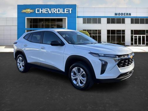 2025 Chevrolet Trax LS