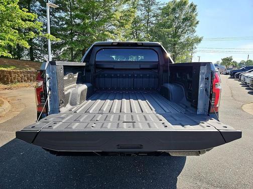 2025 Chevrolet Silverado EV RST