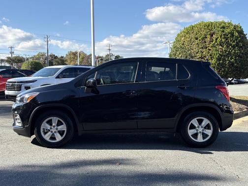 2022 Chevrolet Trax LS
