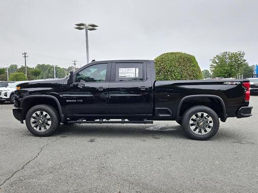 Black 2026 Chevrolet Silverado 2500 Custom