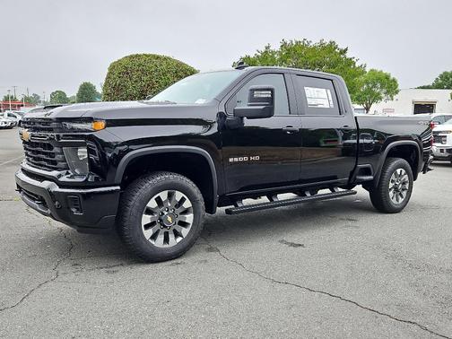 Black 2026 Chevrolet Silverado 2500 Custom