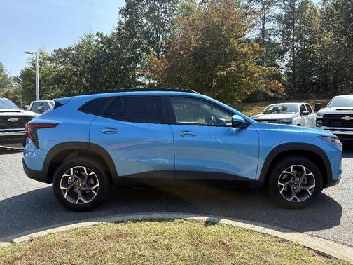 2025 Chevrolet Trax LT