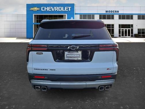 White 2026 Chevrolet Traverse Z71