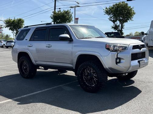 Silver 2022 Toyota 4Runner SR5