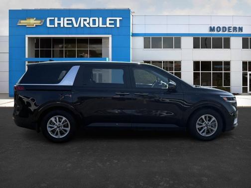 2023 Kia Carnival LX