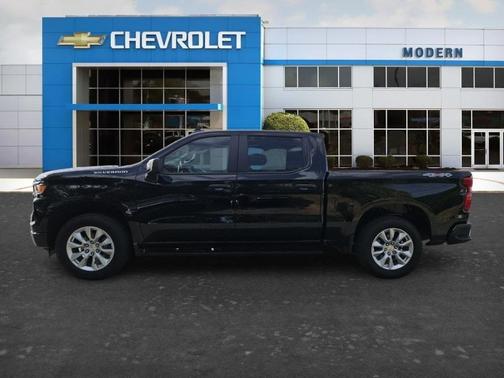 Black 2026 Chevrolet Silverado 1500 Custom