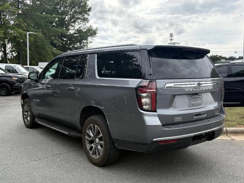 2022 Chevrolet Suburban LT