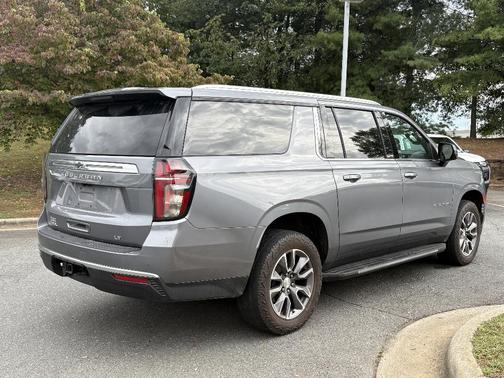 2022 Chevrolet Suburban LT