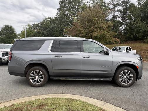 2022 Chevrolet Suburban LT
