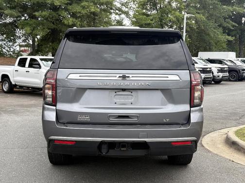 2022 Chevrolet Suburban LT