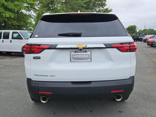 White 2023 Chevrolet Traverse LS