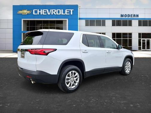 White 2023 Chevrolet Traverse LS