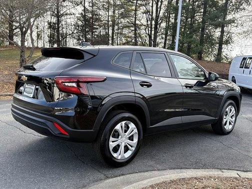 2025 Chevrolet Trax LS