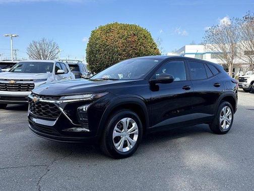 2025 Chevrolet Trax LS