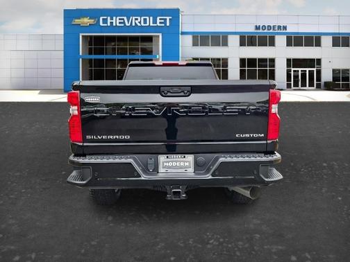 Black 2026 Chevrolet Silverado 2500 Custom