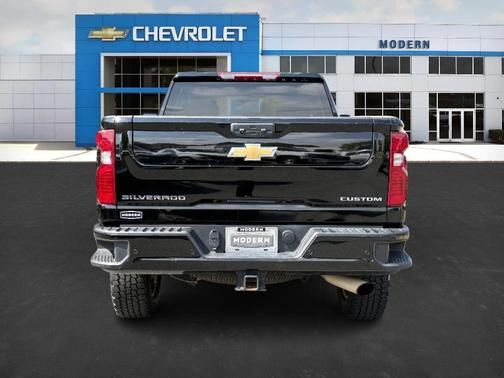 2024 Chevrolet Silverado 2500 Custom