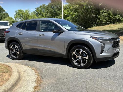 Gray 2025 Chevrolet Trax 1RS