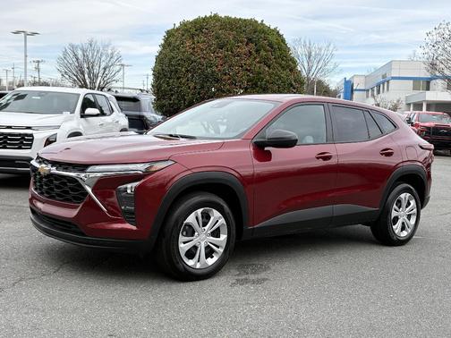 2025 Chevrolet Trax LS