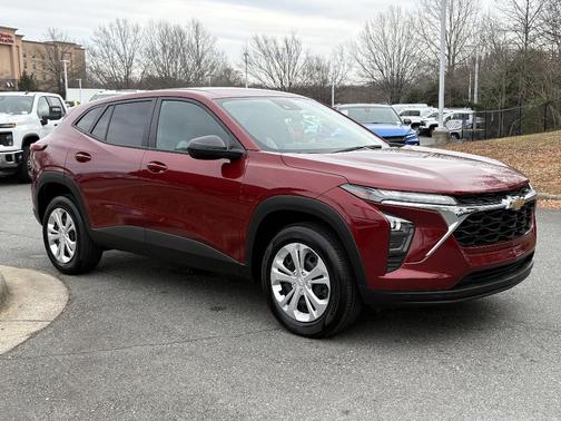 2025 Chevrolet Trax LS
