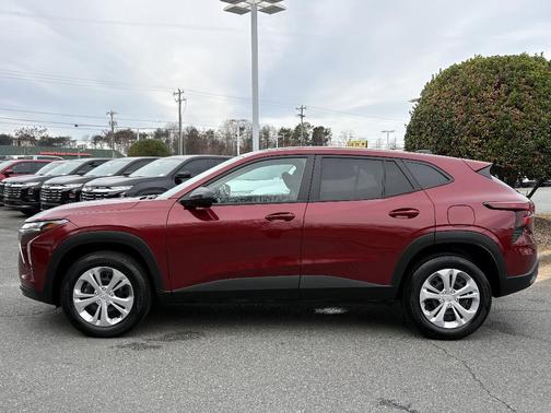 2025 Chevrolet Trax LS