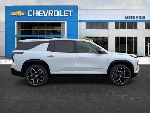 White 2026 Chevrolet Traverse High Country