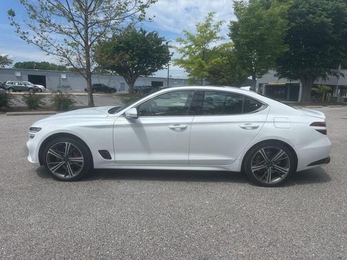 2025 Genesis G70 2.5T