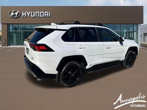 Pearl 2023 Toyota RAV4 Hybrid SE