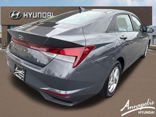Gray 2023 Hyundai ELANTRA SE