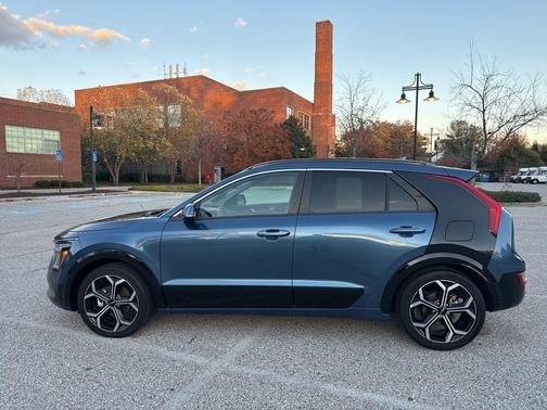 2023 Kia Niro SX Touring
