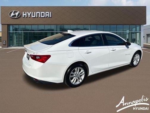 Summit White 2016 Chevrolet Malibu 1LT