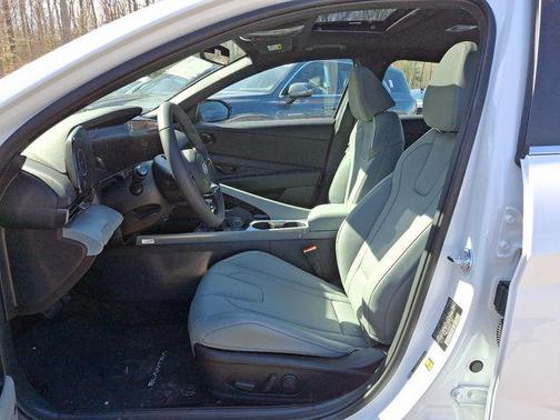 2025 Hyundai ELANTRA HEV Limited