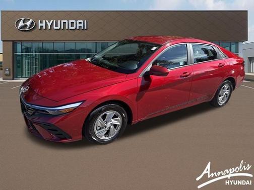2025 Hyundai ELANTRA SE