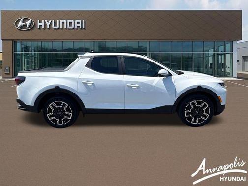 White 2025 Hyundai SANTA CRUZ Limited