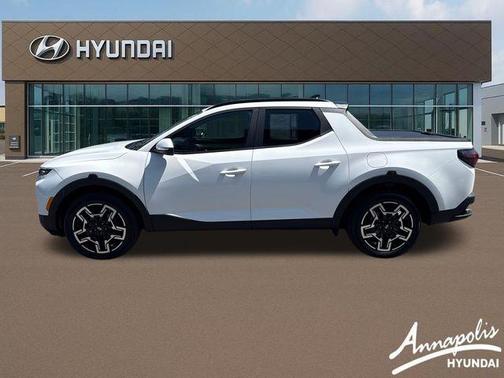 White 2025 Hyundai SANTA CRUZ Limited