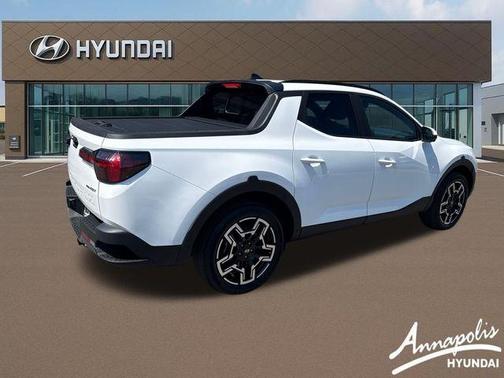 White 2025 Hyundai SANTA CRUZ Limited