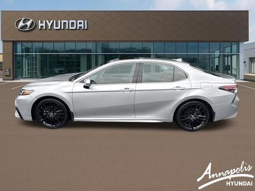 2022 Toyota Camry Hybrid XSE