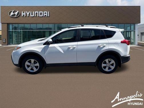 Super White 2013 Toyota RAV4 XLE